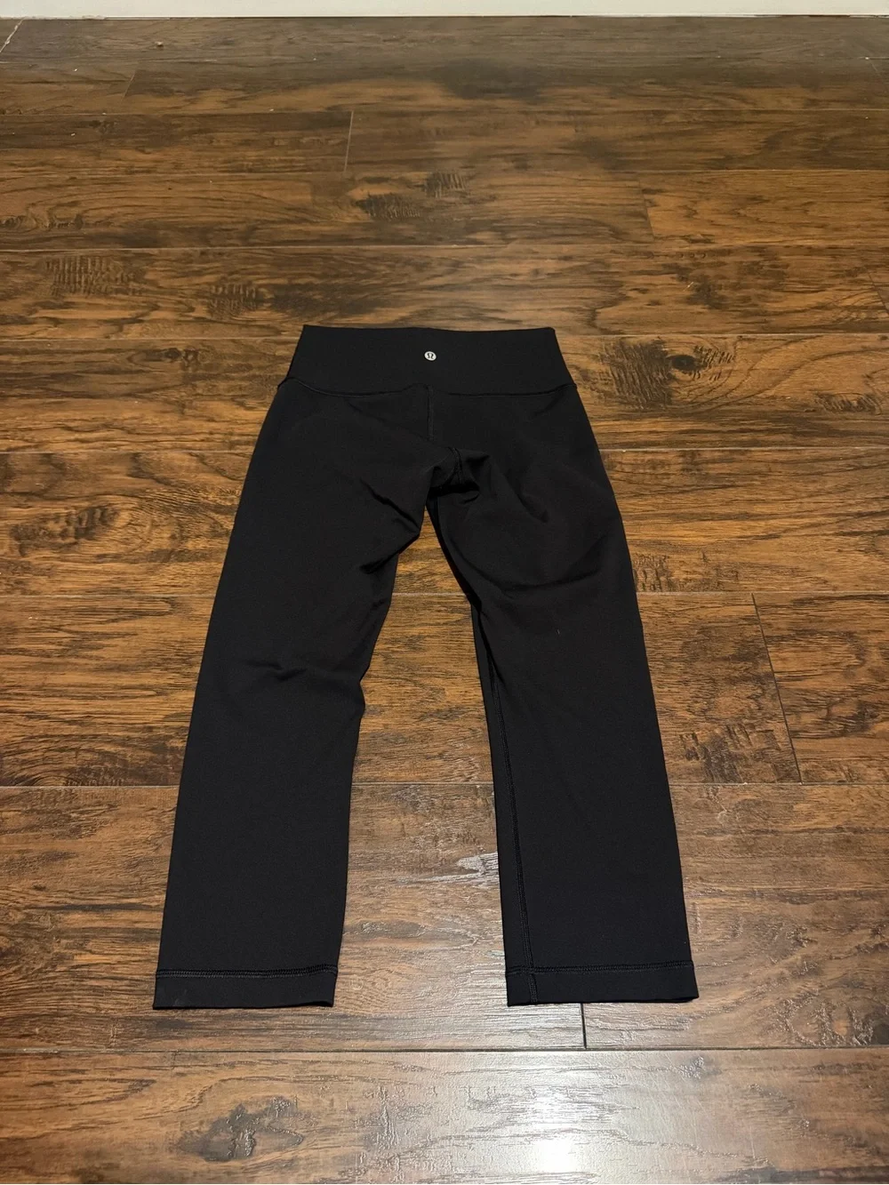 Lululemon women’s black wunder under crop hi rise  21” leggings size 6